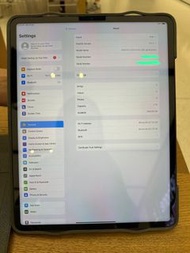 iPad Pro 2021 M1 12.9 Inch 1TB with Logitech Keyboard