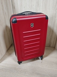 Authentic Victorinox luggage 🥰(24 inch) 3.4 kg/7.6 lb mid size dark red color suitcase with 4 wheels