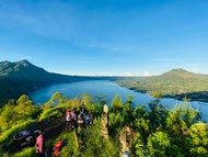 Sunrise Trekking ke Kaldera Gunung Batur