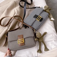 Minagram vaii Canvas women's handbag with rectangular checkered Pu leather strap SM104