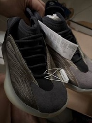 Adidas Yeezy 700 V3 size Eu 36