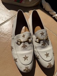 Gucci 白色刺繡星星蜜蜂樂福鞋