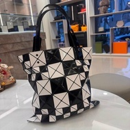 *SHIHNA名牌精品*BAOBAO ISSEY MIYAKE 三宅一生 6x6亮面手提包