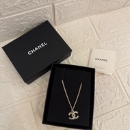 Chanel白色黑邊雙C長項鍊