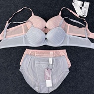 Wacoal bra with underwire, medium lift ICB30E5