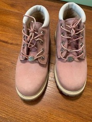 Timberland 粉色短筒靴