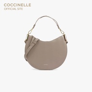 COCCINELLE กระเป๋าโฮโบผู้หญิง รุ่น SUNUP HOBO BAG 130201 สี WARM TAUPE/ROSETTE