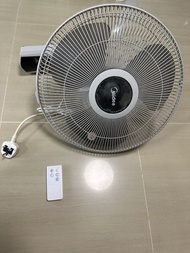 美的牌掛牆風扇（有遙控）