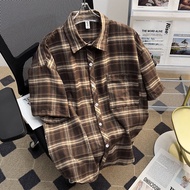 เสื้อเชิ้ตแขนสั้นลำลองลายสก๊อตสำหรับฤดูร้อนเสื้อเชิ้ตสีตัดกันดูแพงทรงหลวมวินเทจวินเทจสไตล์ญี่ปุ่นสำห