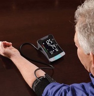 DBP-1307 電池和 USB 操作的大屏幕背光數字血壓計 gspckp DBP-1307 Battery and USB Operated Large Screen Backlight Digital Blood Pressure Monitor