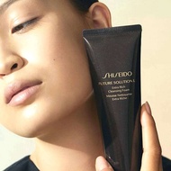 Shiseido FUTURE SOLUTION LX Extra Rich Cleansing Foam E 125ml.