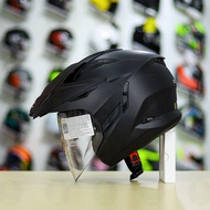 Taiwanese Brand ZUES 613B Helmet with 2 Goggles that can be mixed with removable jaws