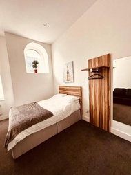 5 STAR LUXURY STUDIO APARTMENT, BIG SMART TV, WiFI, LIVERPOOL CITY CENTRE, EASY ACCESS LOCK BOX ENTR