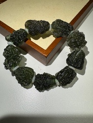 天然捷克綠隕石 moldavite 原石手串 手鏈 能量 連國內證書