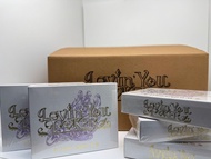 Lovin’ You Poker - F1rst Gameplay 每盒附隨機Promo Card一張 新ありな、桃乃木かな、宮下玲奈、村上悠華、三上悠亜、安齋らら、つばさ舞、八蜜凛、八木奈々、伊藤舞