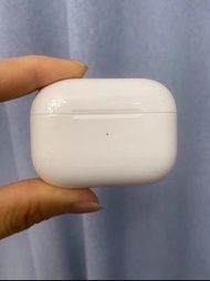 正版Apple AirPods Pro 1 /pro 2 / pro 3充電盒，airpods 1/2/3/4代  充電盒，charging  case ，pro 1  充電盒。pro2 充電盒，li