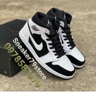 Nike Jordan 1 Mid White / Black Sneakers 554724-113 Men / Women (M / W) [Genuine - Auth - FullBox] Sneakers79Store