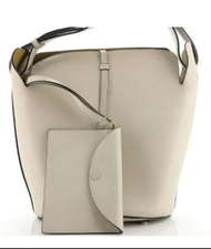 Burberry London 奶油色水桶包