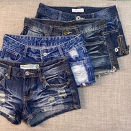 Minishort jeans / low-waisted short jeans y2k