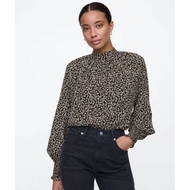 G@p Relaxed Satin Collared top L1