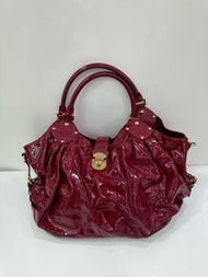 👜 Louis Vuitton LV Tote Bag Red Calfskin Pattern leather 路易威登 紅色牛漆皮鏤空logo元寶手提包 原始好成色，無吸色無粘手