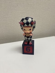 POP MART 泡泡瑪特 Molly 6週年紀念雕塑 Molly 6th Anniversary Figure
