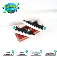 Authentic Sneakers 44 DX Anaheim Black White 100%