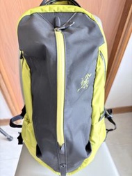 Arc'teryx Arro 22 背包黃色