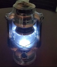 電池供電的複古燈籠 ilbmckp Battery Operated Retro Led Lantern #營燈 露營用品 多用途露營LED燈 充電手電筒 帳篷燈 露營電筒 防水露營燈 野營燈 露營頭