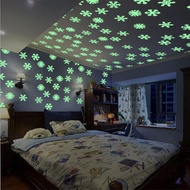 50pcs Reusable Glow In Dark Snowflake Sticker Fluorescent Night Lights Sticker