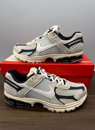 Nike Air Zoom Vomero 5 白黑
