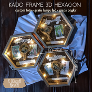 FRAME 3D HEXAGON KADO ULANG TAHUN WISUDA PERNIKAHAN GRATIS CUSTOM FOTO DAN UCAPAN