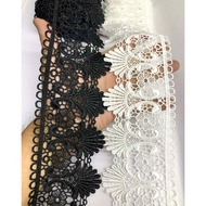 Lace only 7cm wide with beautiful patterns, used to extend dresses, dresses, clothes.... Price for 1