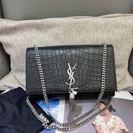 聖羅蘭YSL鰐魚壓紋中號黑銀流蘇 Kate