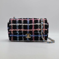 CHANEL 經典口蓋包Mini CF20 -  編織毛呢黑金