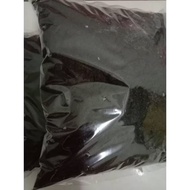 Tanah semai berkualiti. peat moss