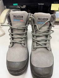 Palladium 灰色防水靴