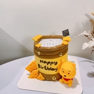 小熊維尼主題燃燒蛋糕 客製化蛋糕 生日蛋糕 鑠甜點 4吋蛋糕 公仔