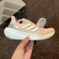 Adidas Ultraboost Light UB23