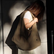 【TAYLORS】大容量機能水餃包 腋下托特包 輕量多拉鍊隔層 防潑水