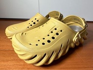 《代購中》Crocs Echo Clog 卡駱馳 波波鞋 黃色 洞洞鞋 涼鞋 男 女 中性 Unisex 沙灘鞋 涼鞋 拖鞋 克駱格