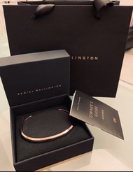 DW 手鐲 戒指 頸鏈💓 情侶款有折扣💗全新有禮盒🎁 Daniel Wellington Bangle, 100% New 🌟