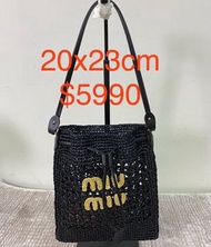 MIUMIU黑色手提針織包包 20x23cm $5990