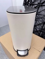 全新 簡約腳踏式垃圾桶