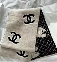 Chanel米黑色LOGO全新羊絨雙面圍巾