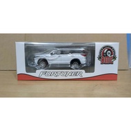 BMC 1/64 Scale Toyota Fortuner 1998 White Diecast Car (64B0423)