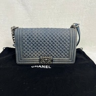 Chanel boy 25