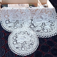 แผ่นรองชามยุโรปผ้าสไตล์ถ้วยโต๊ะปูเสื่อสีขาวสำหรับวางแจกันลายปักเครื่องใช้สำหรับโต๊ะอาหารกลม
