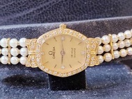OMEGA Watch 女庄亞米茄18K黄金鑽石錶圈石英首飾手錶連原廠精美珍珠錶帶配原廠18K鑽石/藍宝石黄金錶鉤手錶25mmx22mm