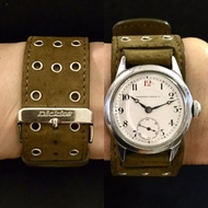古董司馬他滑軍用型腕錶 (40年代產品) 手動上鏈男仕腕錶Real Antique Cyma Tavannes Men’s Watch:  原裝白搪瓷錶面(經典紅12)，藍鋼三針，不鏽鋼錶殼直徑31mm，全新古董軍用型錶帶闊26mm，運作正常 working condition。